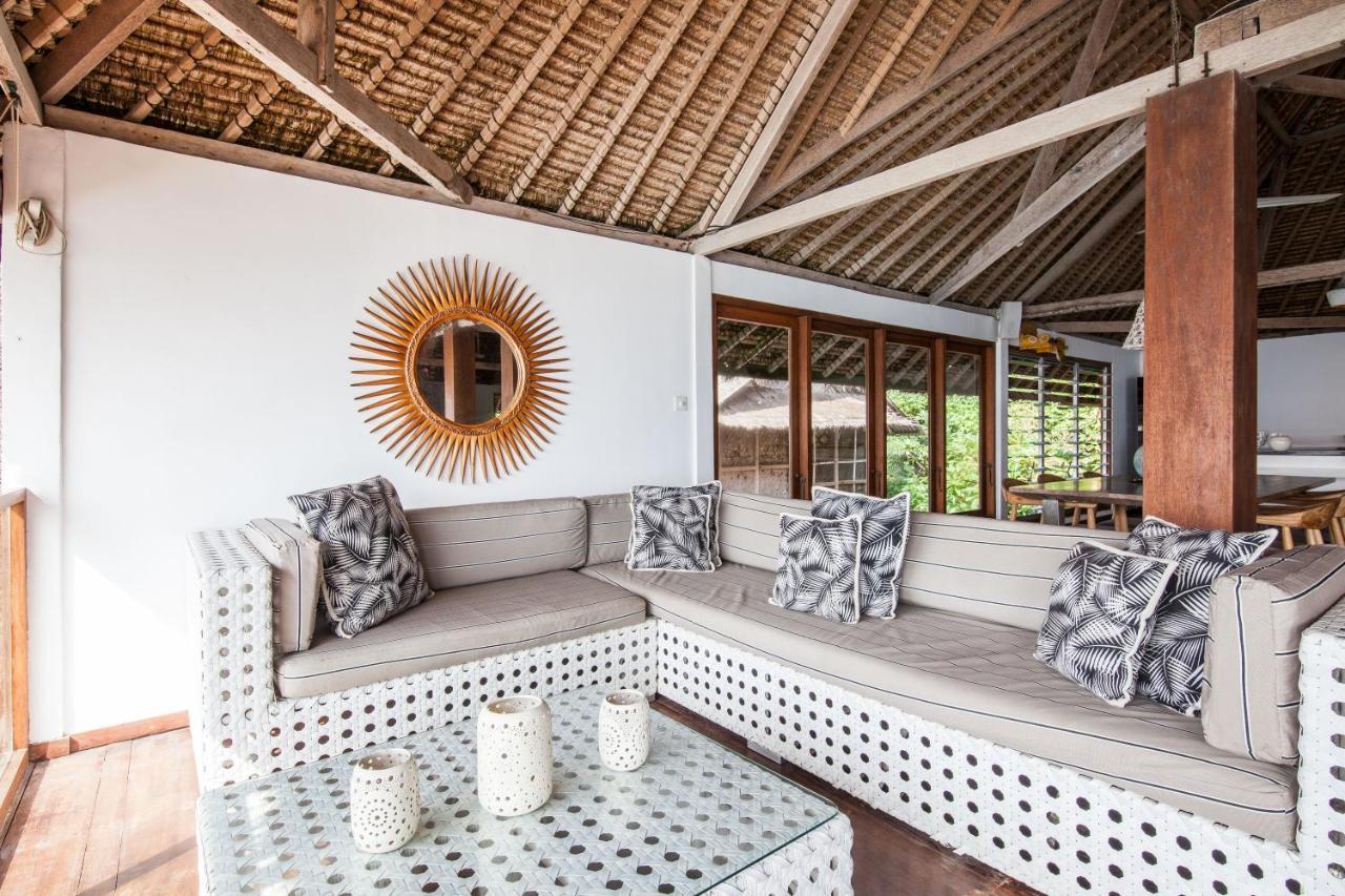 Villa Gmb Beach House Uluwatu Buitenkant foto